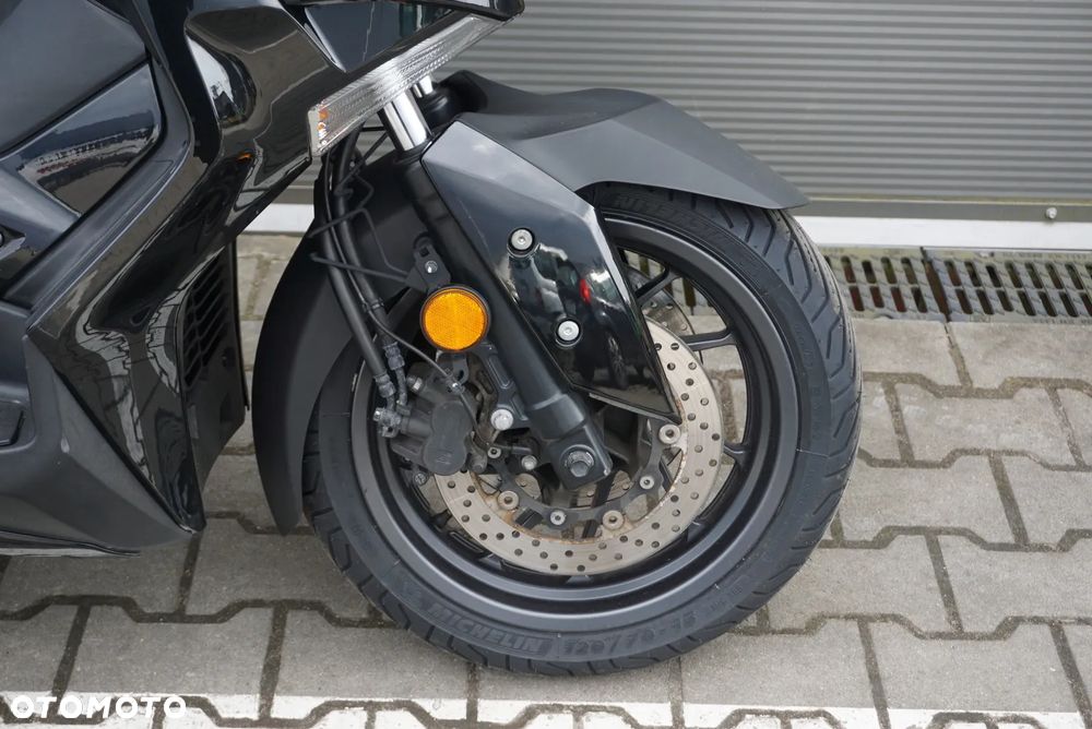 Yamaha X-max - 9
