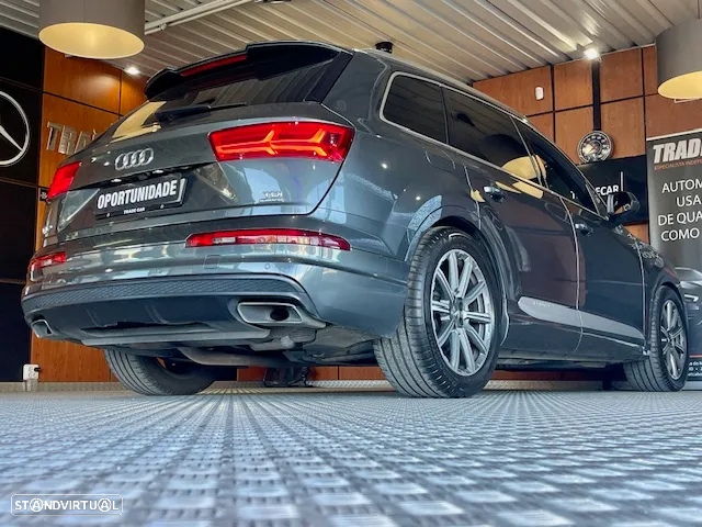 Audi Q7 3.0 TDI quattro S-line Tiptronic 7L - 38