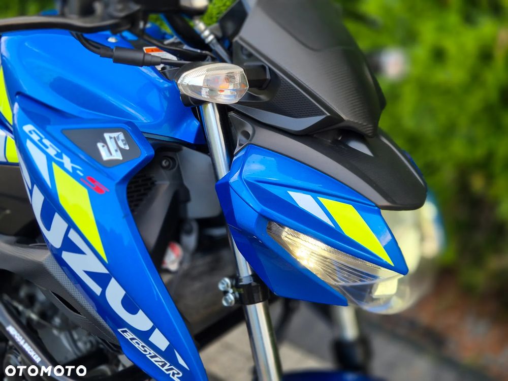 Suzuki GSX - 11