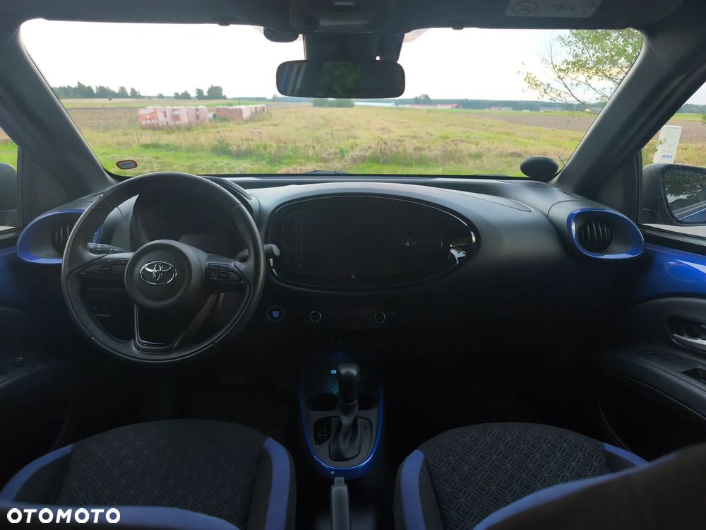 Toyota Aygo X 1.0 VVT-i Executive CVT - 12