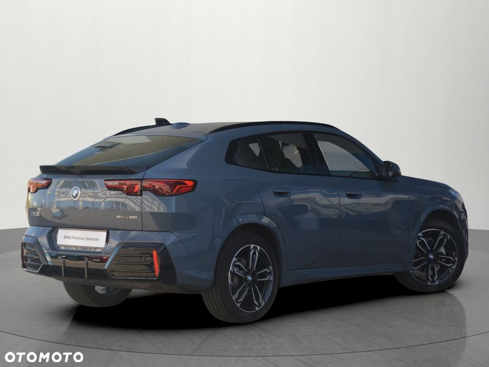 BMW iX2 eDrive20 66.5kWh M Sport - 3