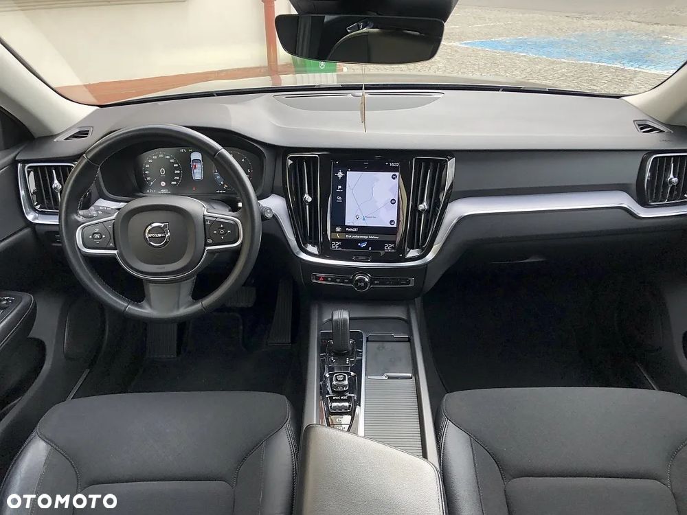 Volvo V60 B4 D Momentum Pro - 11
