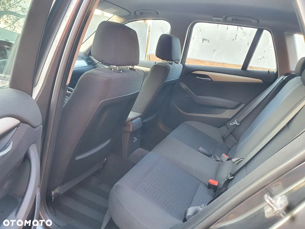 BMW X1 sDrive18i - 13