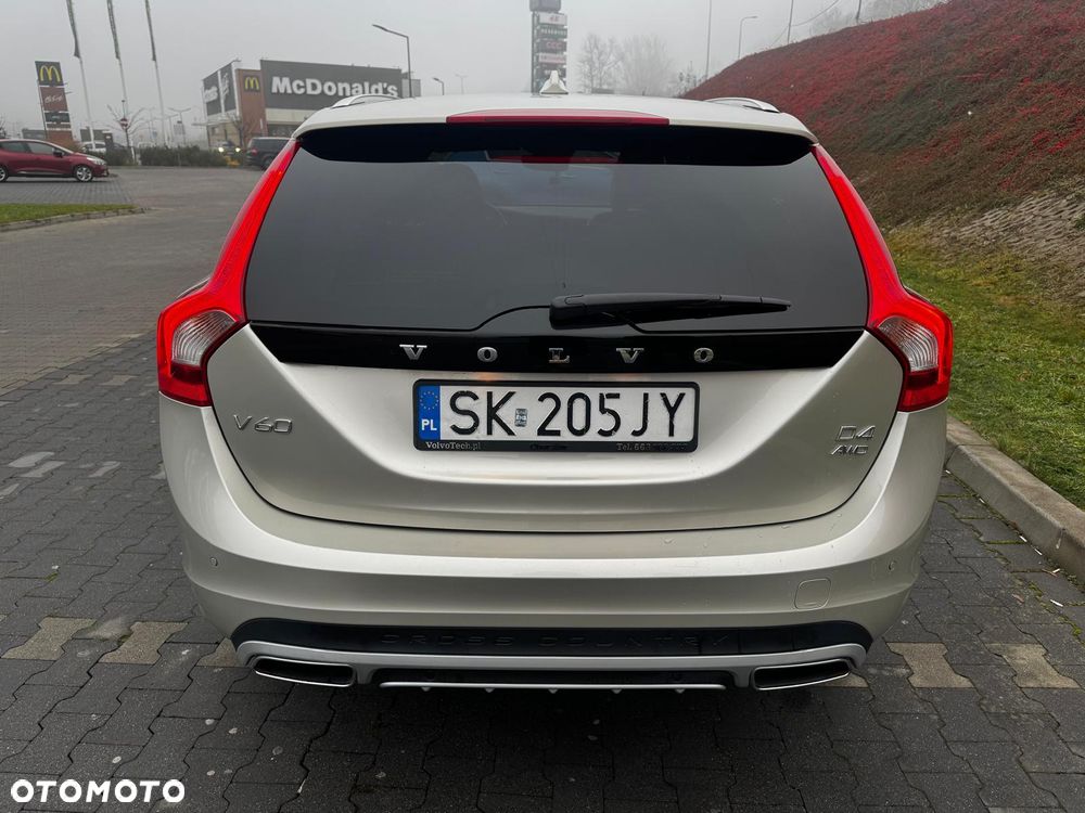 Volvo V60 Cross Country - 5