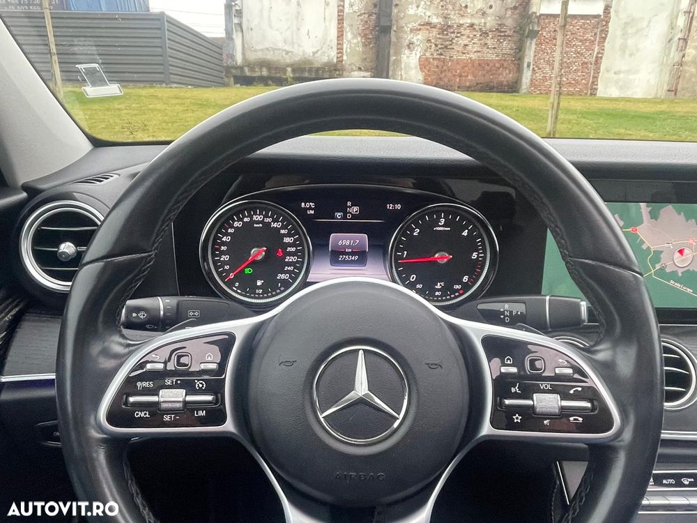 Mercedes-Benz E 220 d 4Matic T 9G-TRONIC Avantgarde - 19