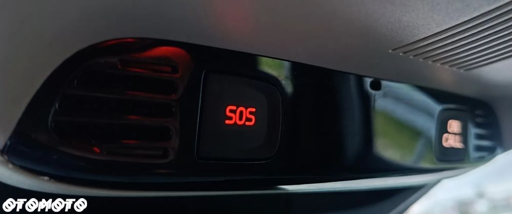 Volvo V40 D2 Geartronic RDesign - 36