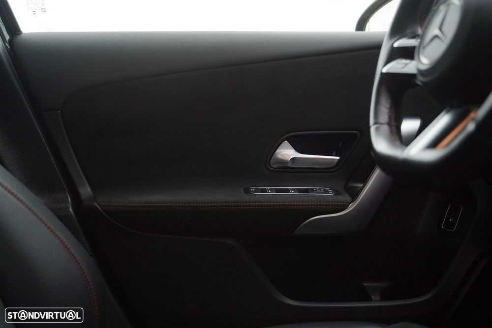 Mercedes-Benz A 250 e AMG Line - 38