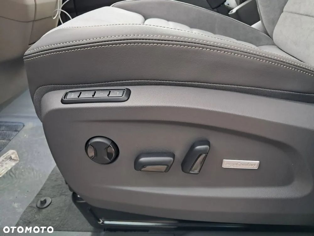 Volkswagen Multivan 2.0 TDI L1 Edition DSG - 22