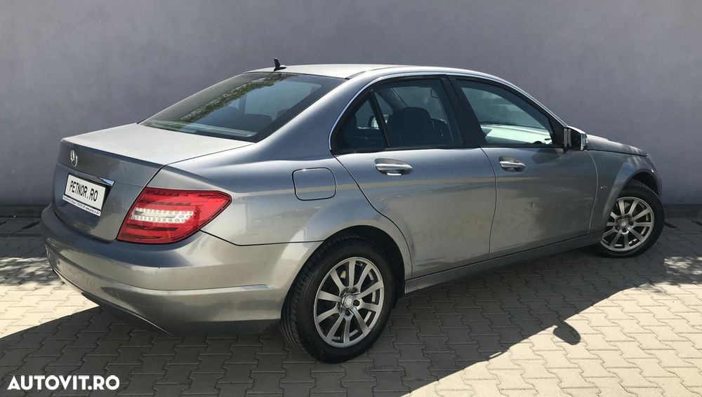 Mercedes-Benz C 200 CDI DPF (BlueEFFICIENCY) - 4