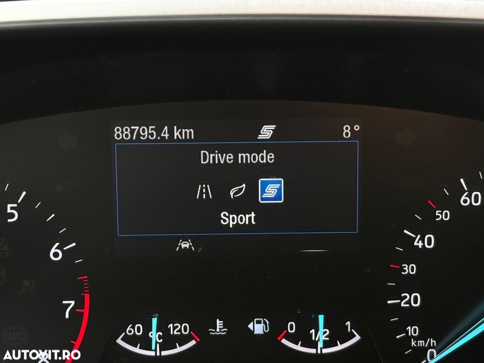 Ford Focus 1.0 EcoBoost Start-Stopp-System COOL&CONNECT DESIGN - 28