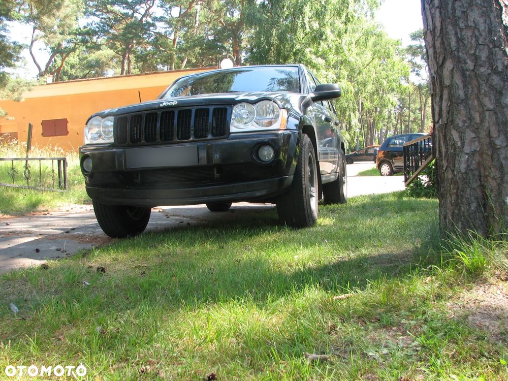 Jeep Grand Cherokee - 34