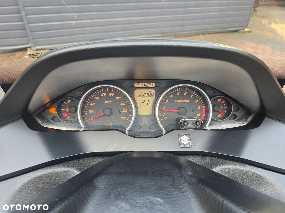 Suzuki Burgman - 12