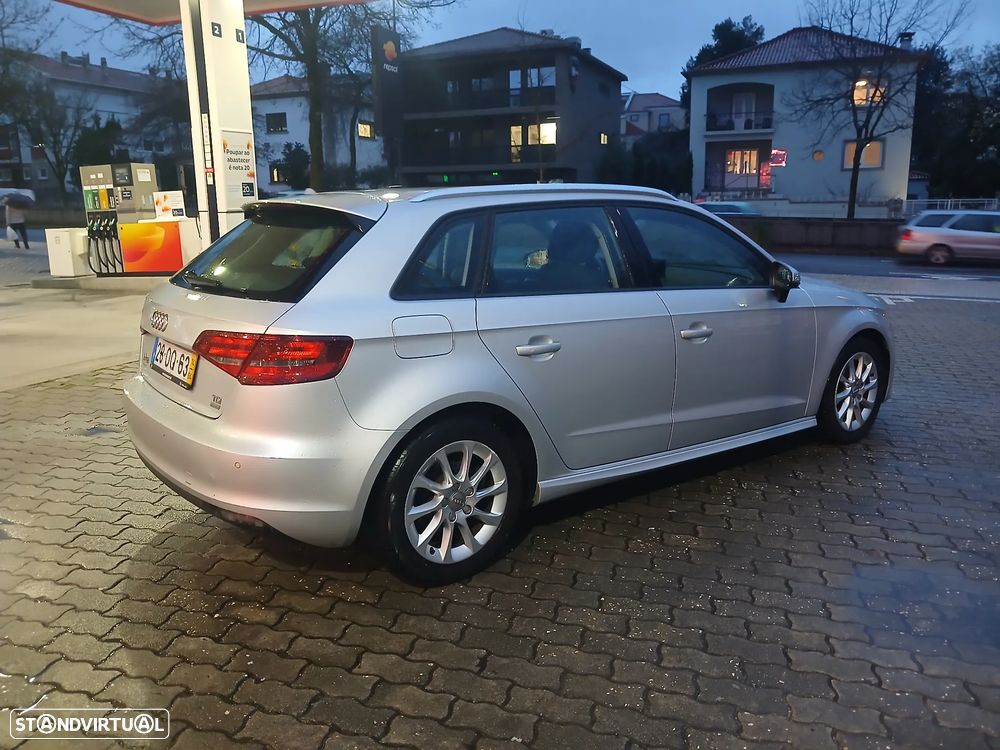 Audi A3 Sportback 1.6 TDI Attraction - 6