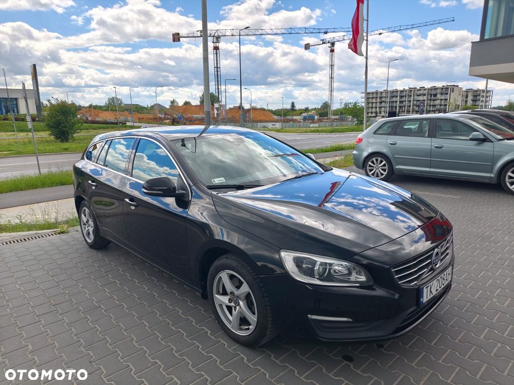 Volvo V60 D3 Drive-E Dynamic Edition (Momentum) - 4