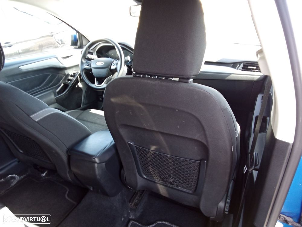 Ford Focus 1.5 TDCi ECOBlue Connected Aut. — fotografia 28