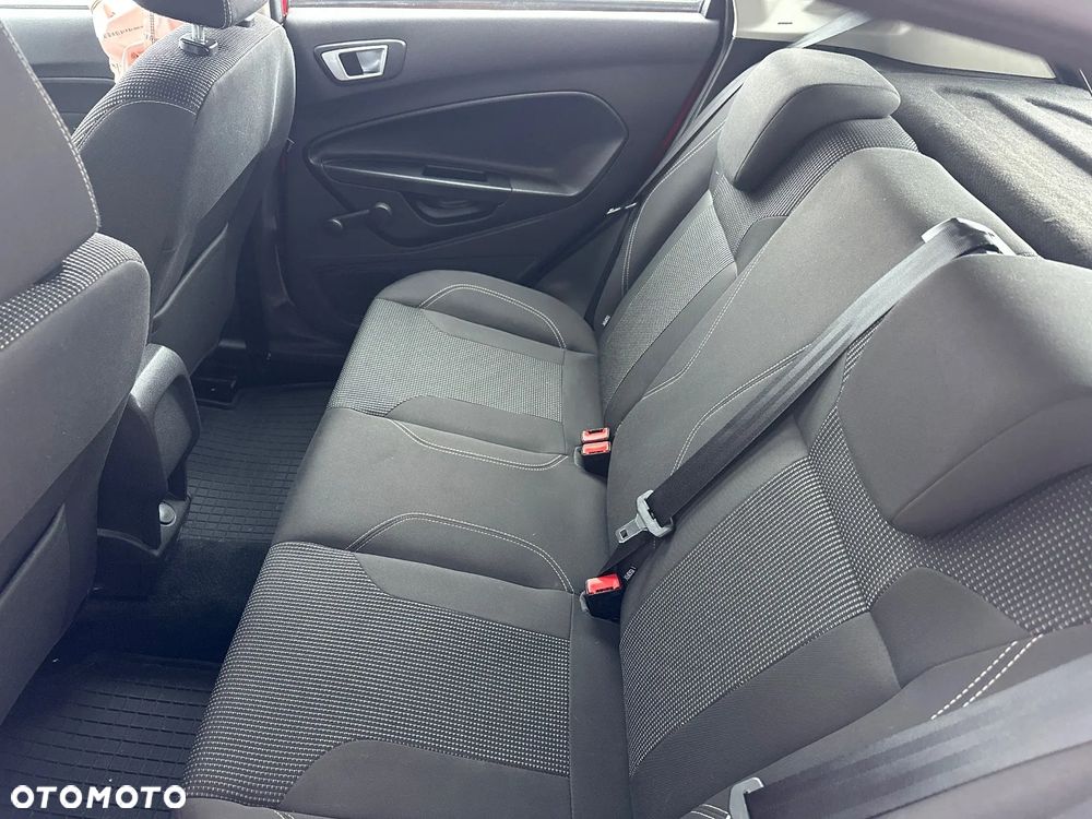 Ford Fiesta - 23