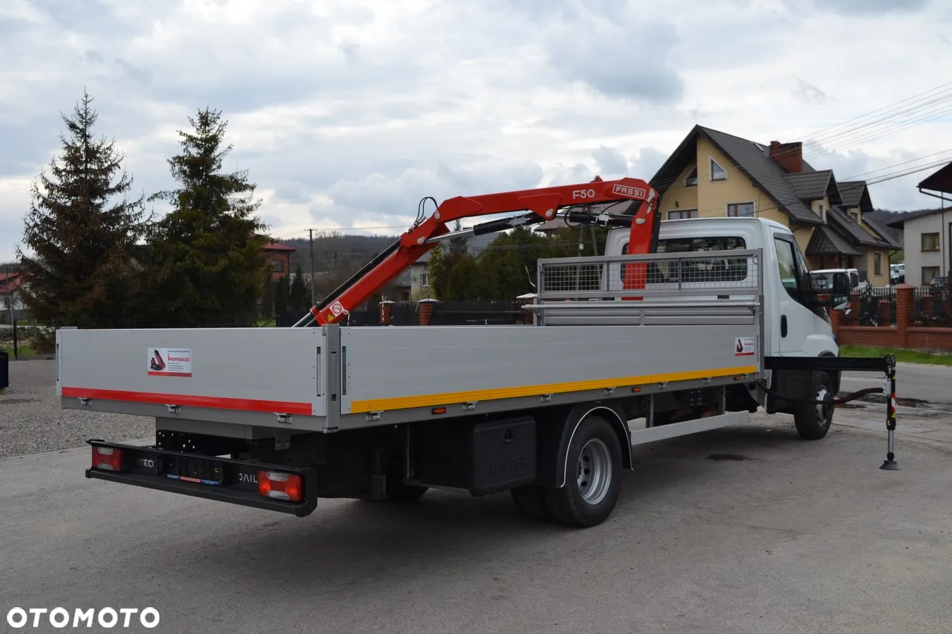 Iveco DAILY 72-180 Nowy żuraw HDS Fassi F40 HC 43A2 F50 Nowa skrzynia ładunkowa 72C18 70C18 65C - 18