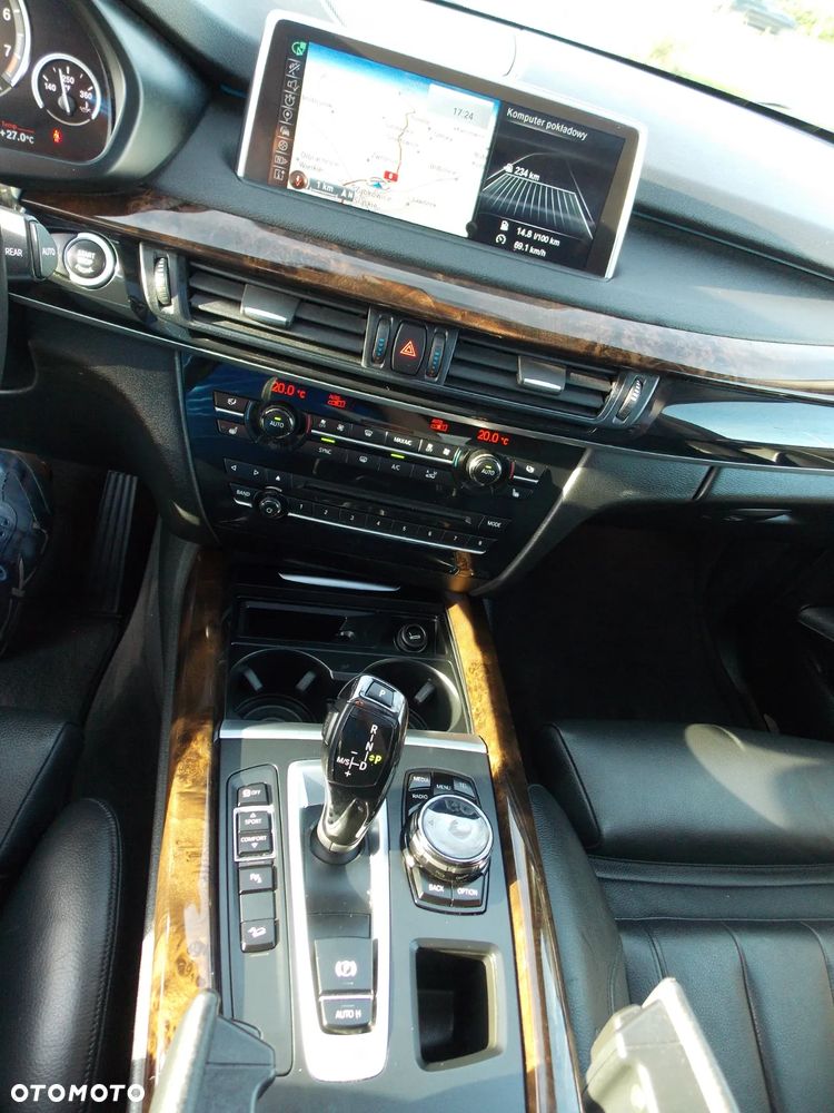 BMW X5 xDrive50i - 20