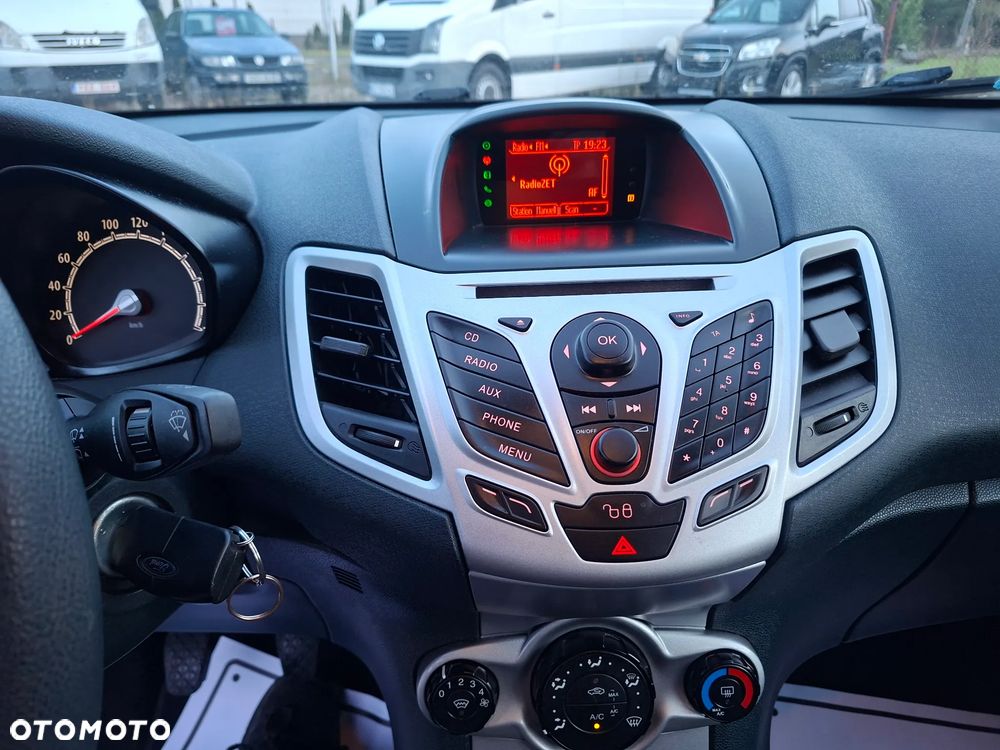Ford Fiesta 1.25 Champions Edition - 14