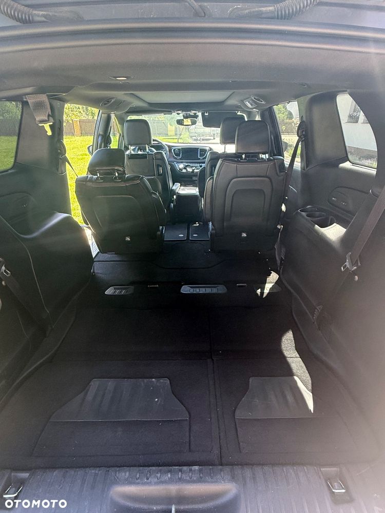 Chrysler Pacifica - 5