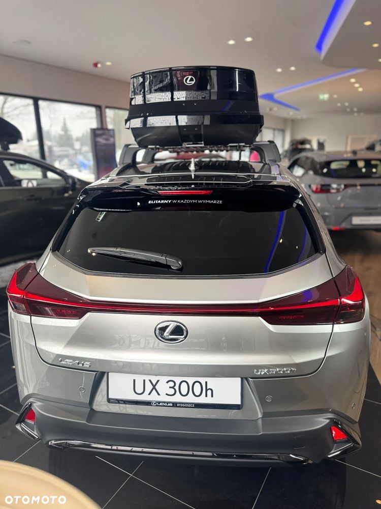 Lexus UX - 3