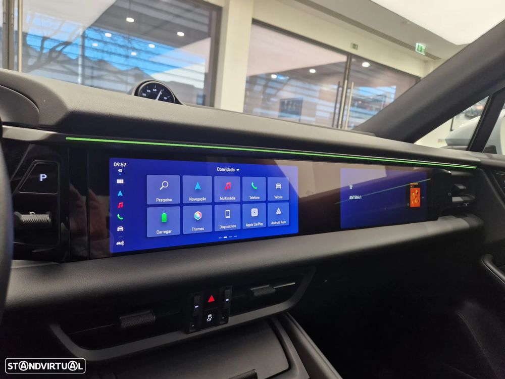 Porsche Macan Electric 4 - 21