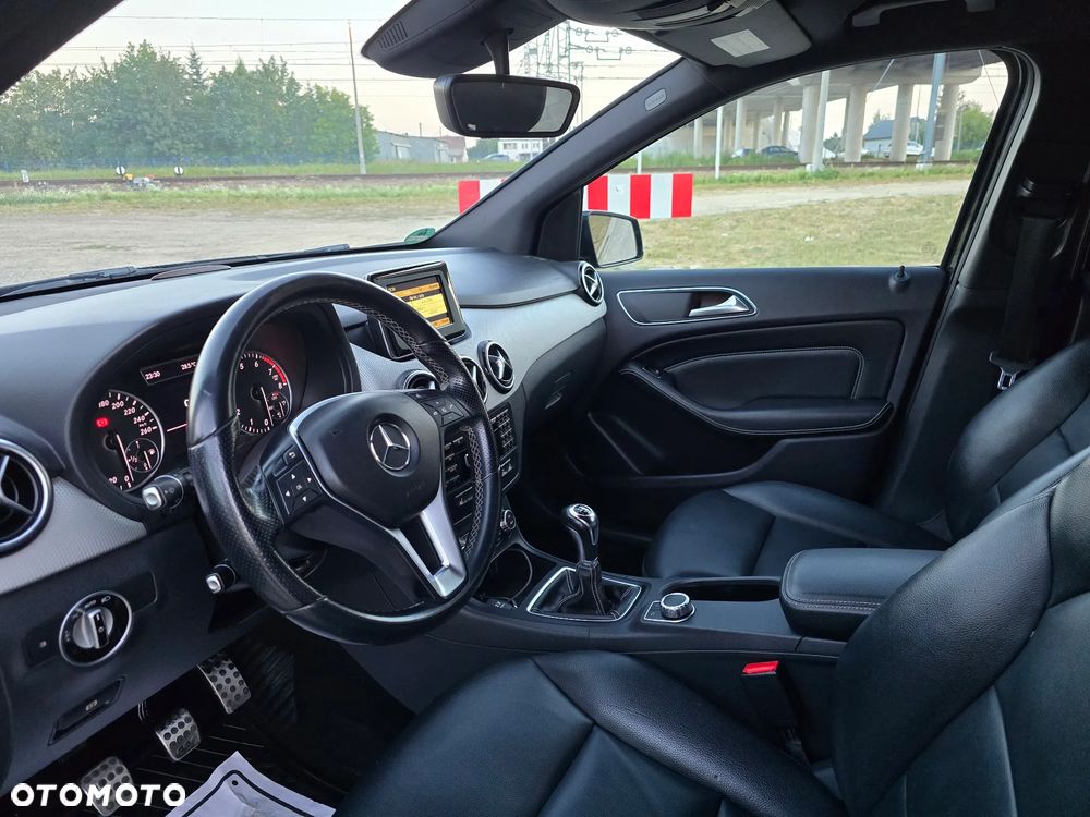 Mercedes-Benz Klasa B 200 BlueEFFICIENCY Edition 1 - 32