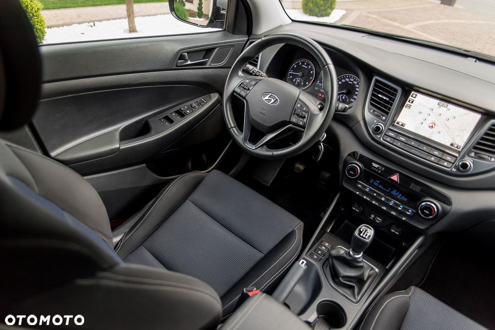 Hyundai Tucson 1.6 GDI BlueDrive GO 2WD - 32