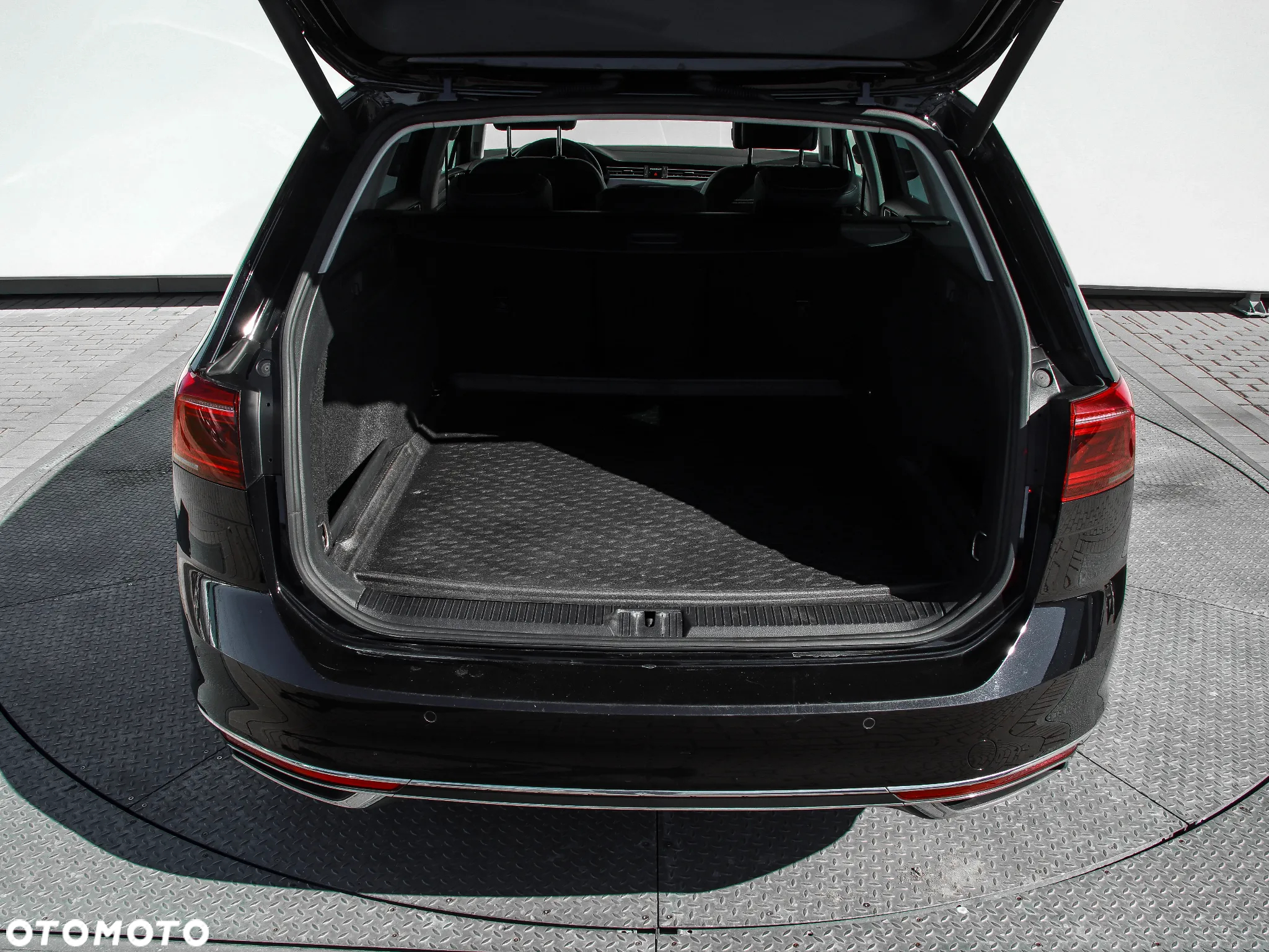 Volkswagen Passat 2.0 TDI Elegance DSG - 9