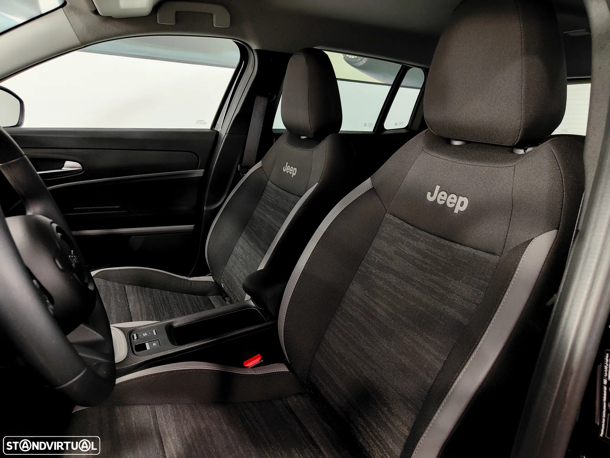 Jeep Avenger 54 kWh Longitude - 29