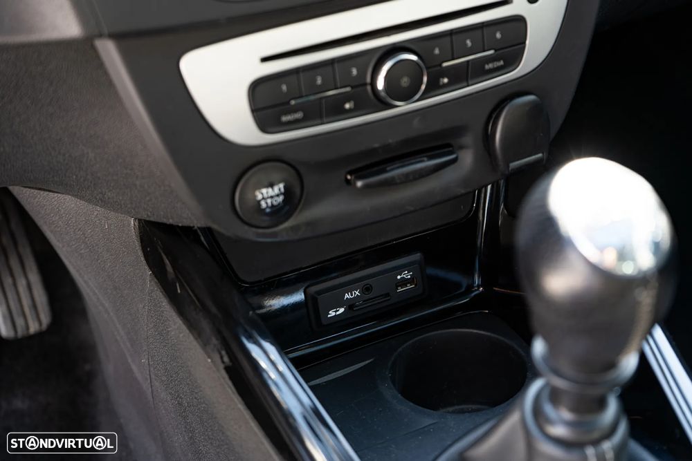 Renault Mégane Coupe Energy dCi 130 FAP Start & Stop Bose Edition - 11