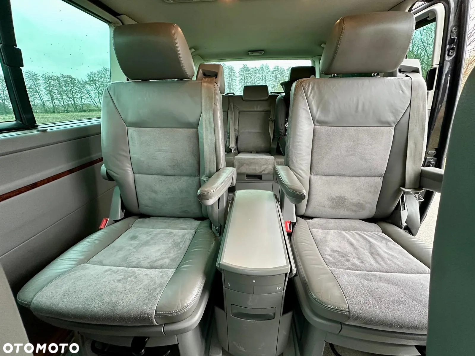 Volkswagen Multivan - 26