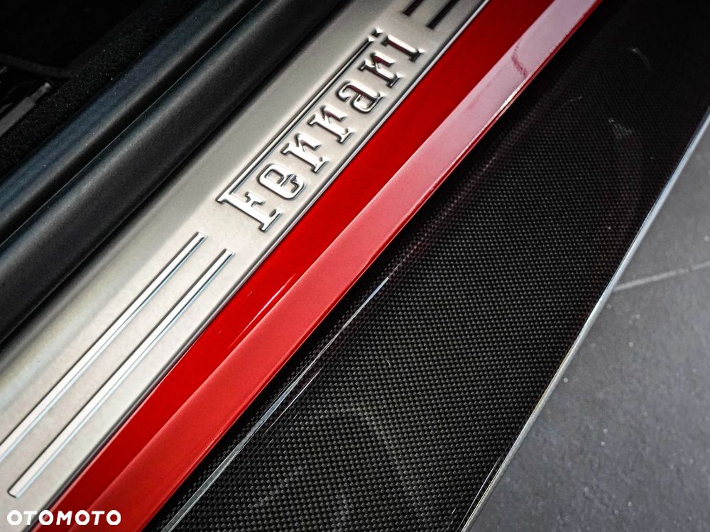 Ferrari Roma - 35
