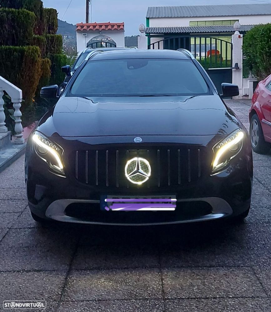 Mercedes-Benz GLA 200 - 1