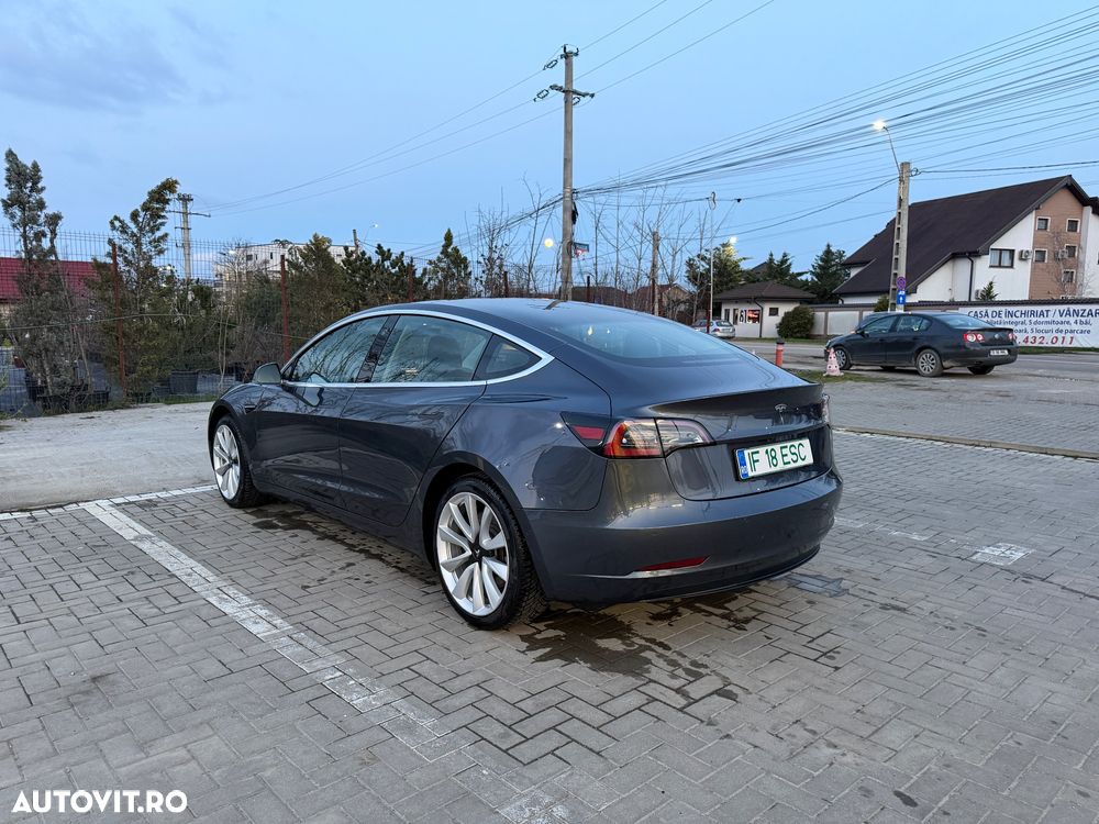 Tesla Model 3 Standard Reichweite Plus Hinterradantrieb - 3