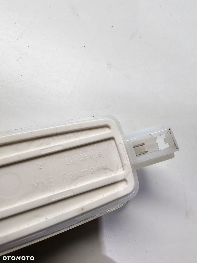 LAMPKA PODSUFITKI AUDI A6 C7 A7 4G A8 D4 4H0947105B - 5