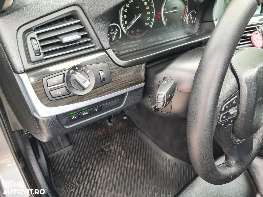 BMW Seria 5 525d xDrive - 8