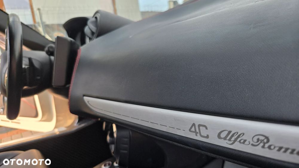 Alfa Romeo 4C - 25