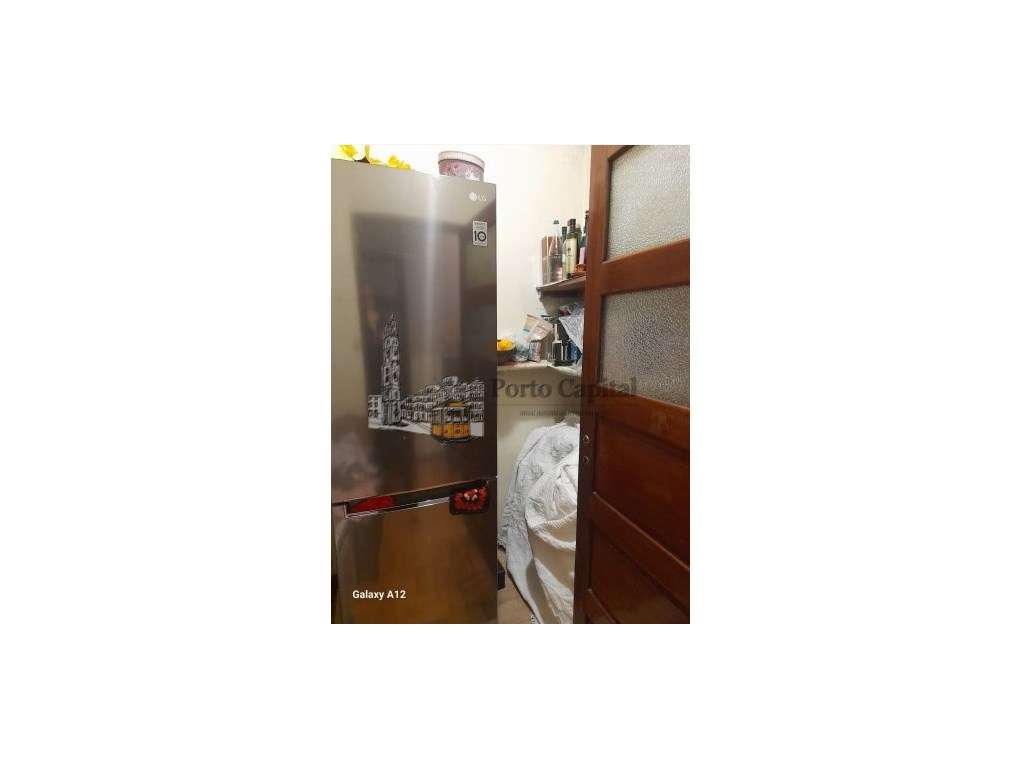 EXCELENTE MORADIA T5+1 PARA INVESTIR, COM GARAGEM, ARRUMOS E QUINTA... - Grande imagem: 4/29