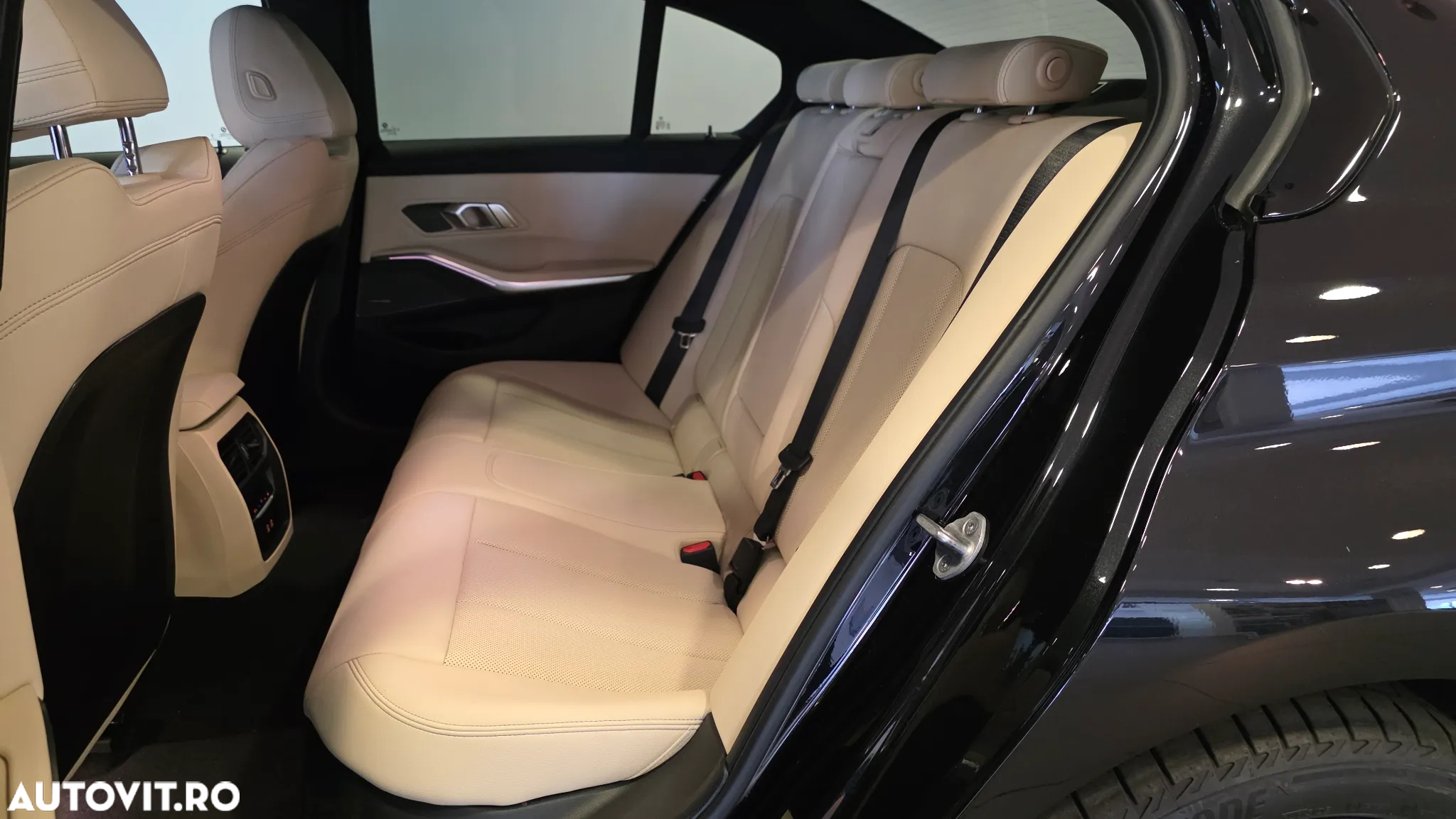BMW Seria 3 318i AT - 9