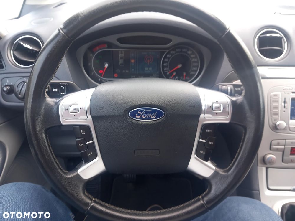 Ford S-Max 2.2 TDCi DPF Titanium - 32
