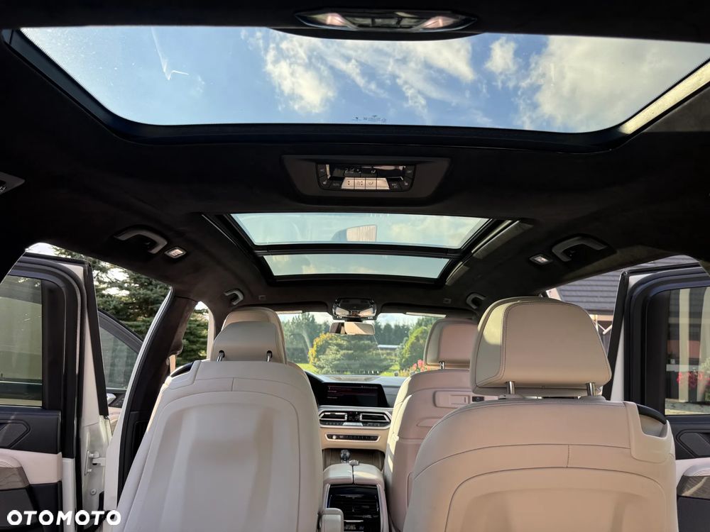 BMW X7 M50i sport - 29