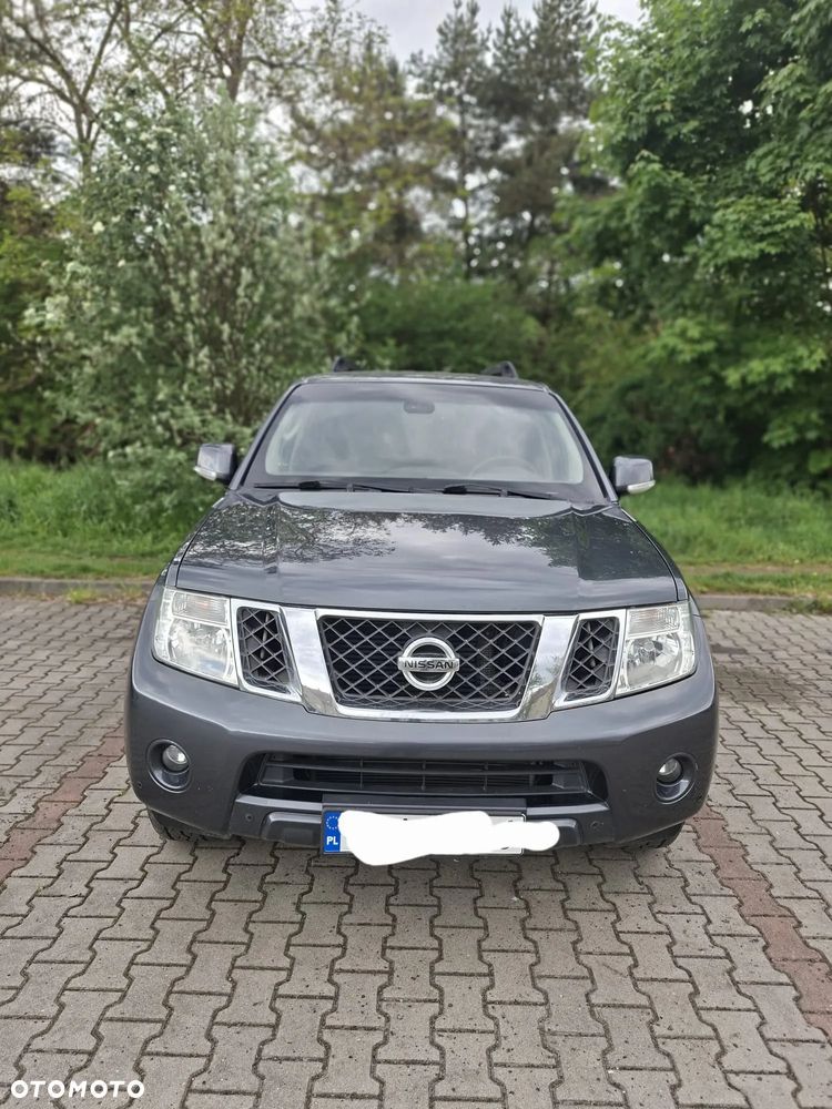 Nissan Pathfinder 2.5 D SE - 1