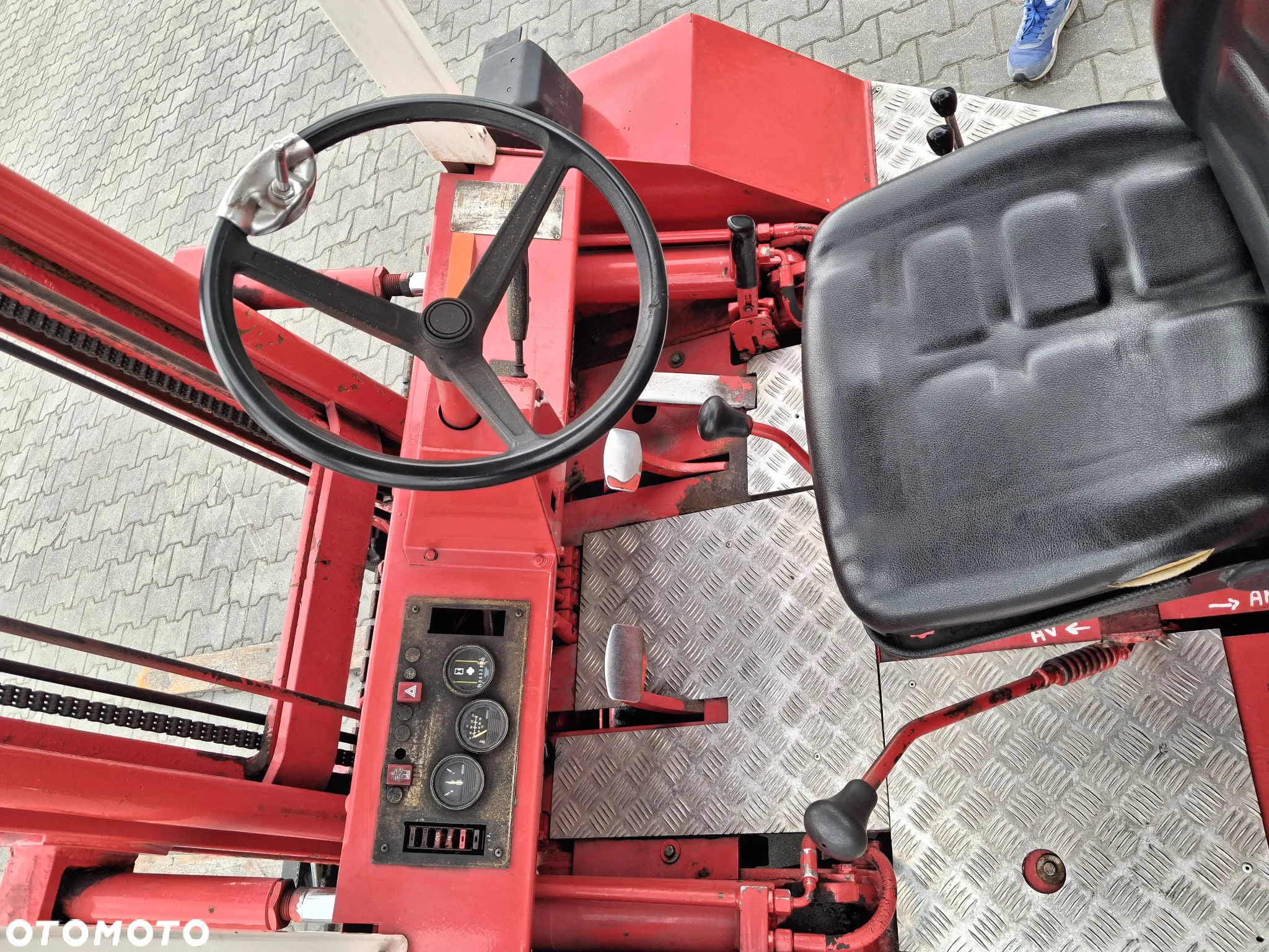 Manitou MC 25 N - 13