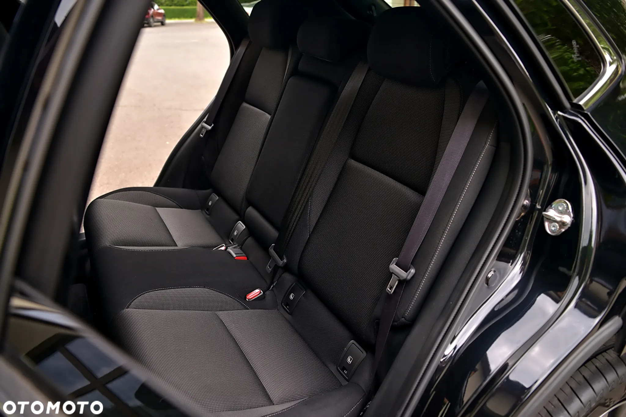 Mazda CX-30 SKYACTIV-X 2.0 M-Hybrid AWD SELECTION - 32