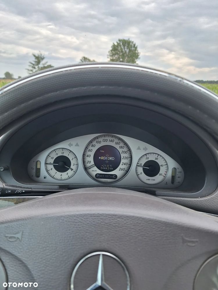 Mercedes-Benz Klasa E - 23