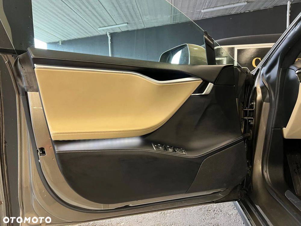 Tesla Model S 90D Allradantrieb - 8