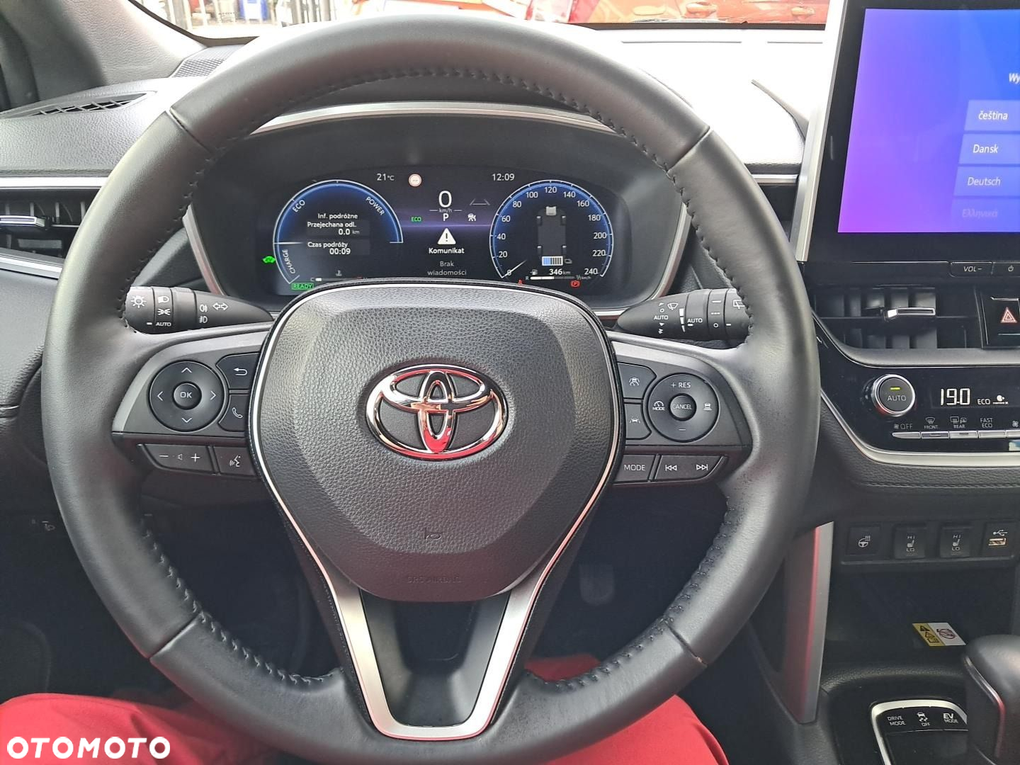 Toyota Corolla Cross - 16