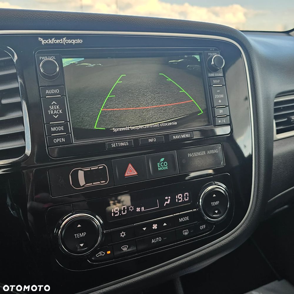 Mitsubishi Outlander - 9