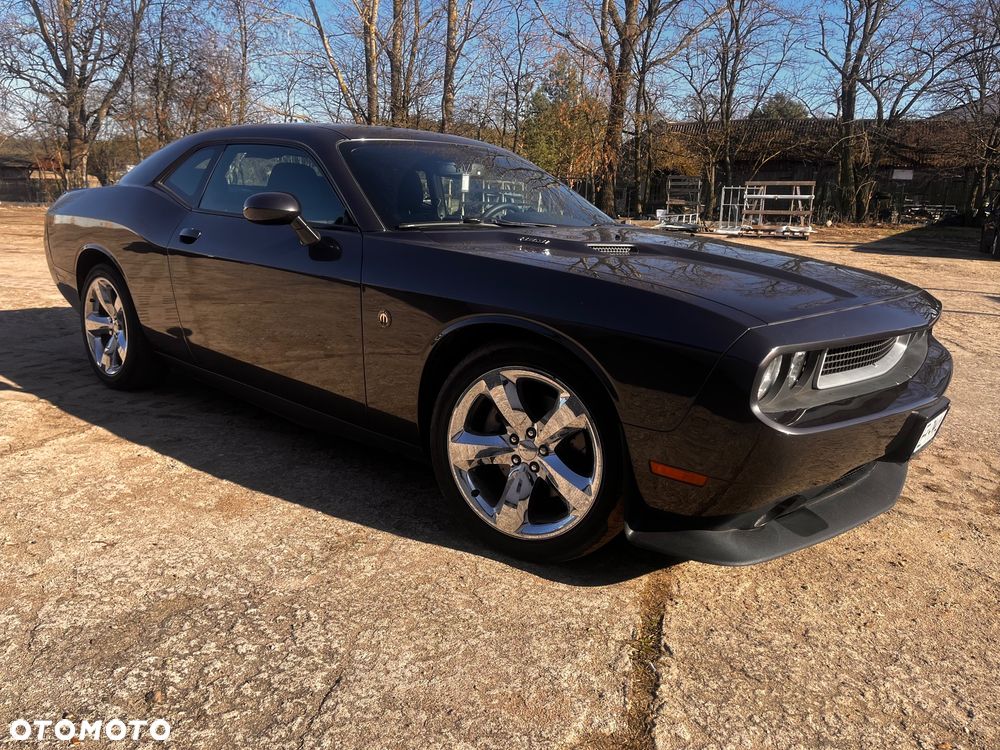 Dodge Challenger - 1